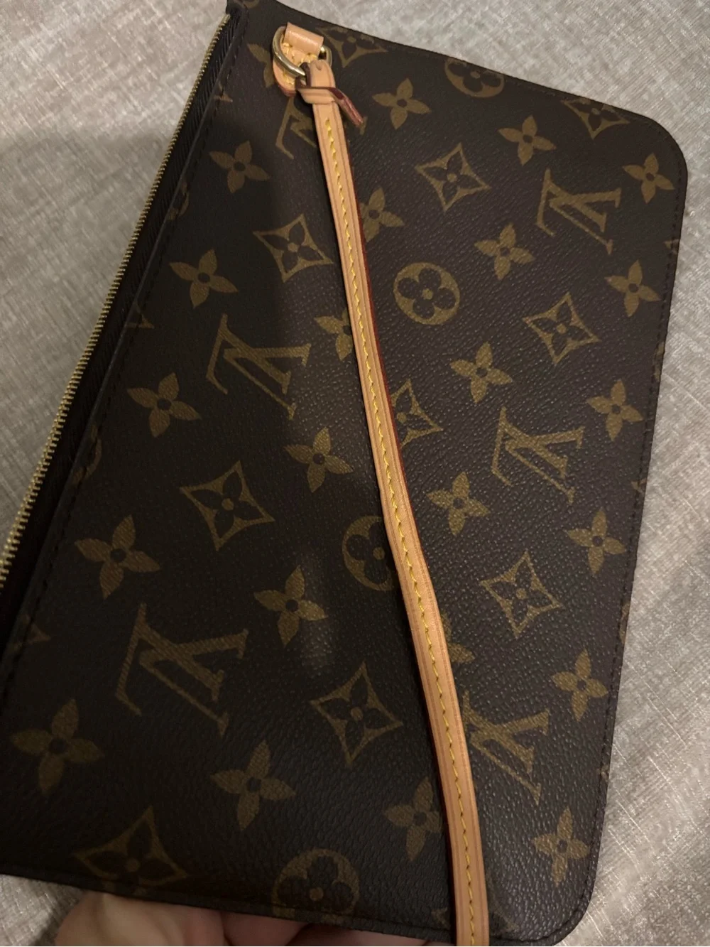 Authentic Louis Vuitton Neverfull GM beige lining wristlet